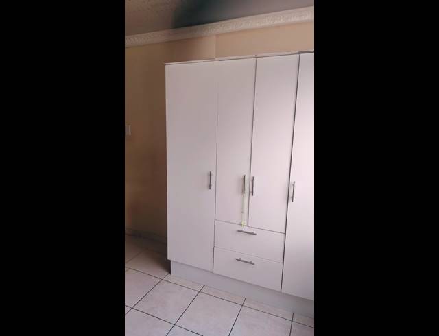 2 BEDROOM HOUSE TO LET IN SONLAND PARK